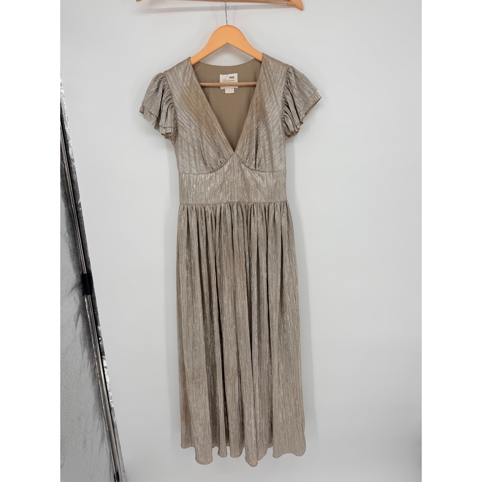 Shoshanna Midnight Maxi Dress 2 Gold Metallic Pleated Flutter Sleeve Gala Party